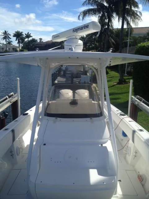 2010 Intrepid 323 Open 66 hours