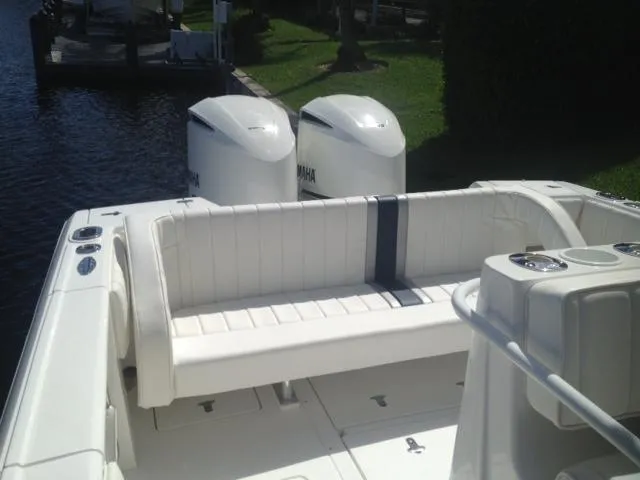 2010 Intrepid 323 Open 66 hours