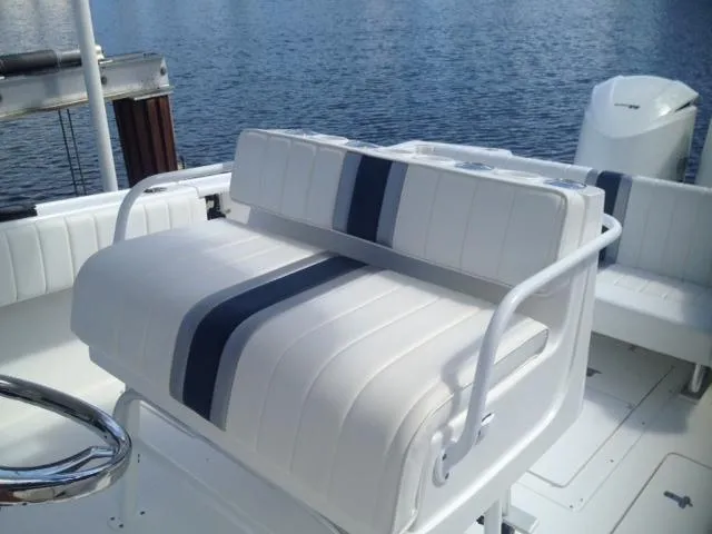 2010 Intrepid 323 Open 66 hours