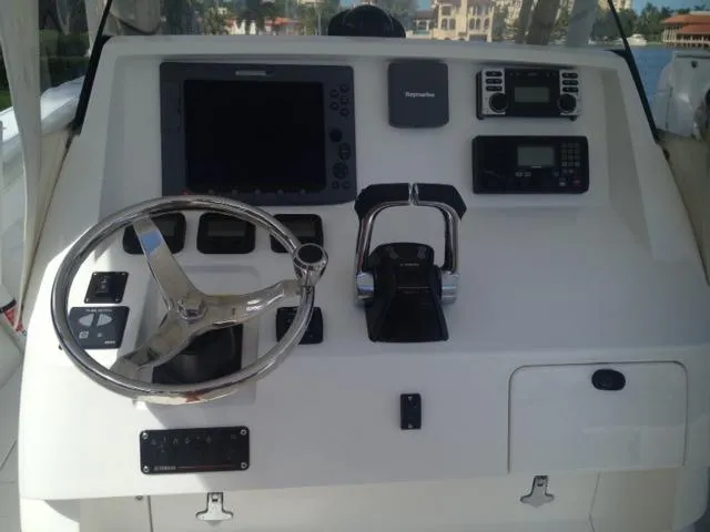 2010 Intrepid 323 Open 66 hours