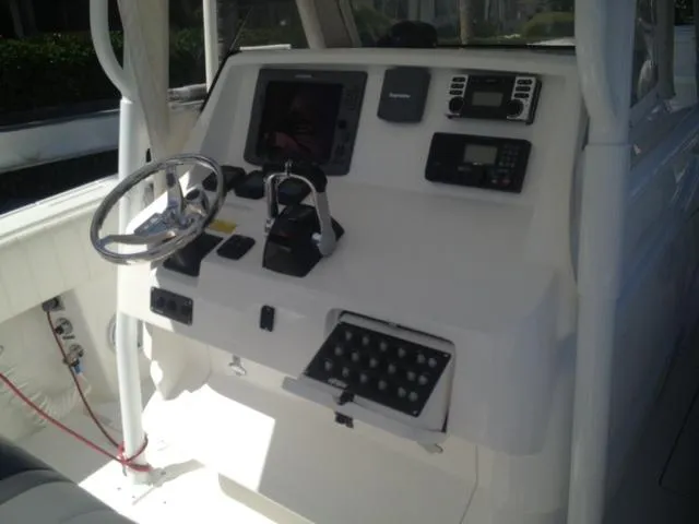 2010 Intrepid 323 Open 66 hours