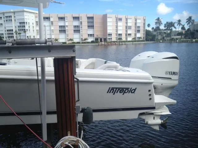 2010 Intrepid 323 Open 66 hours
