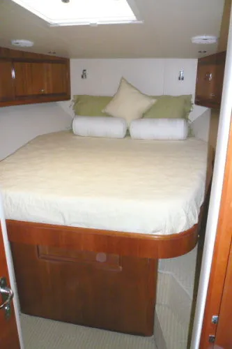 2002 Bertram FULL TOWER