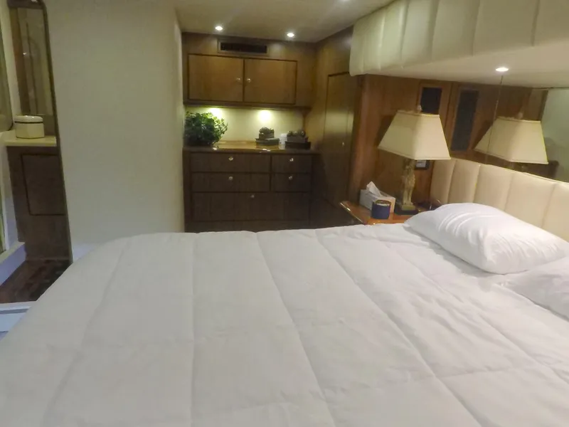 1997 Ocean Yachts Super Sport