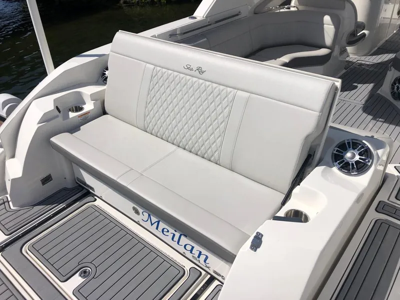 2021 Sea Ray SLX 350 Outboard