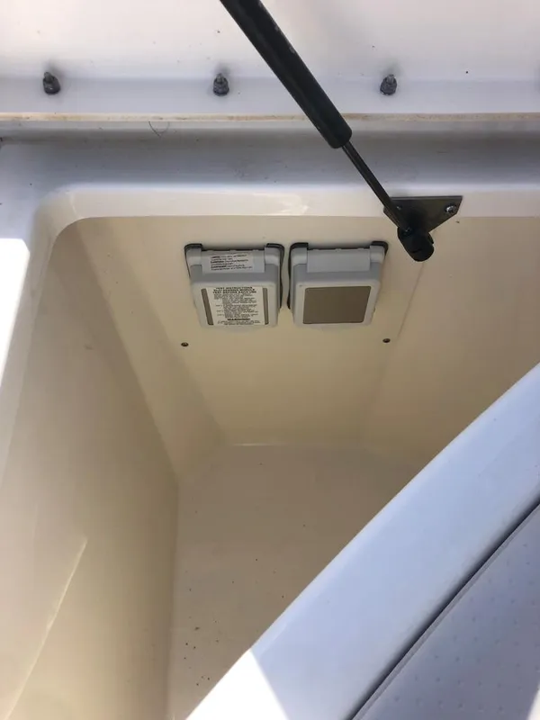 2021 Sea Ray SLX 350 Outboard