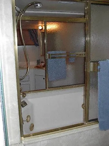 1983 Broward 92 Cockpit MY