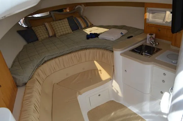 2005 Intrepid Cuddy Cabin 