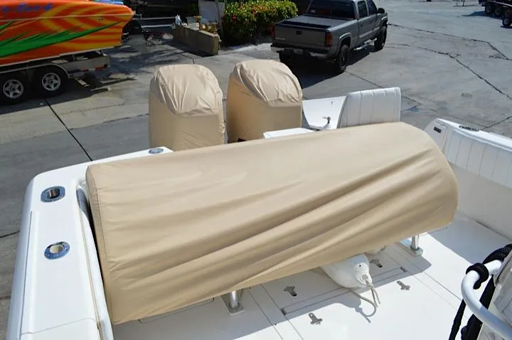 2005 Intrepid Cuddy Cabin 