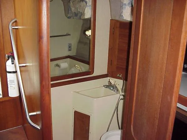 1984 Tiara Yachts 3100 Open