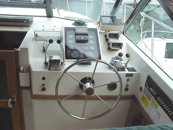 1984 Tiara Yachts 3100 Open