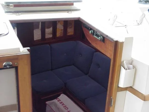 1984 Tiara Yachts 3100 Open
