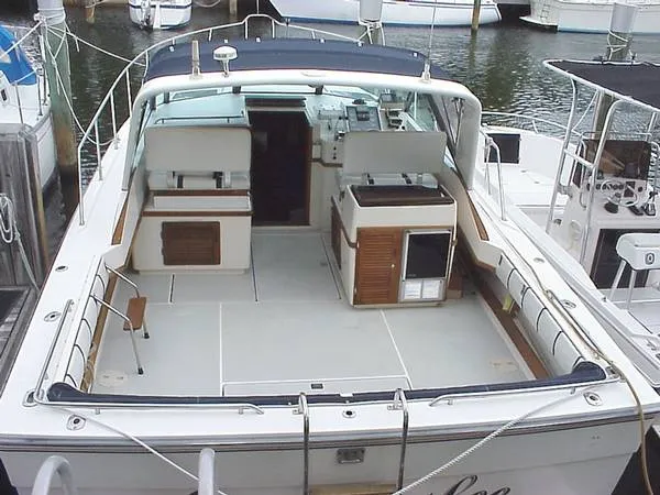 1984 Tiara Yachts 3100 Open