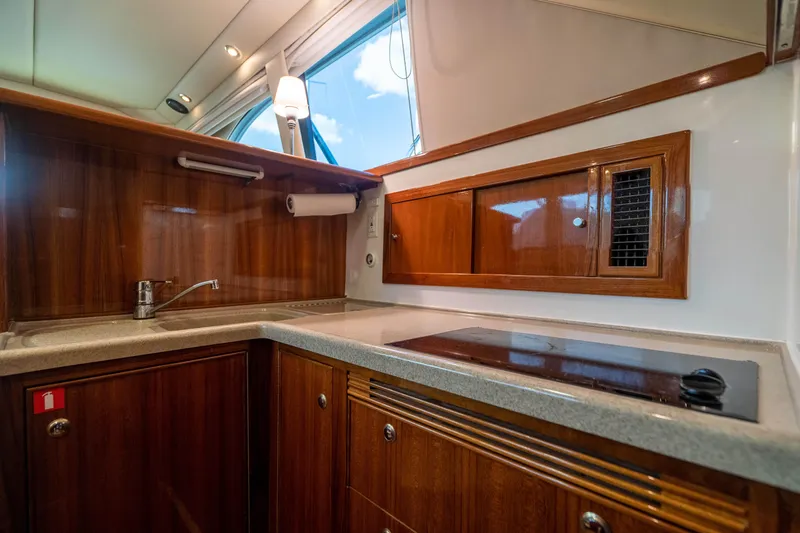 2007 Riviera 42' Flybridge Motoryacht