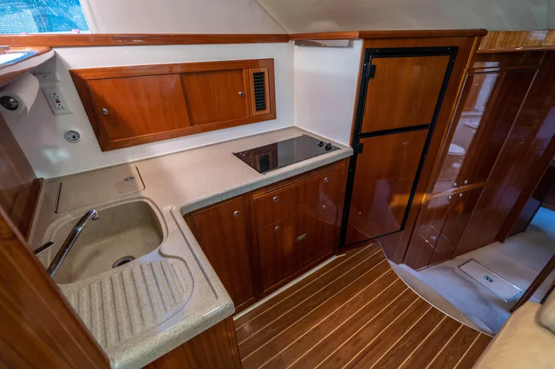 2007 Riviera 42' Flybridge Motoryacht