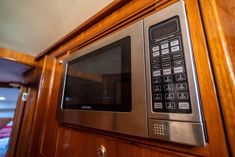 2007 Riviera 42' Flybridge Motoryacht