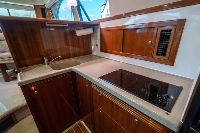 2007 Riviera 42' Flybridge Motoryacht
