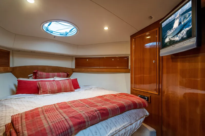 2007 Riviera 42' Flybridge Motoryacht