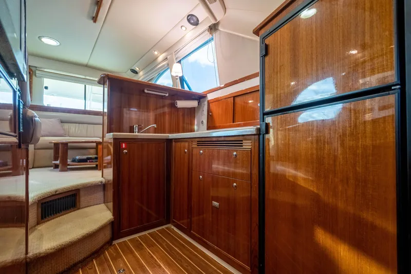 2007 Riviera 42' Flybridge Motoryacht