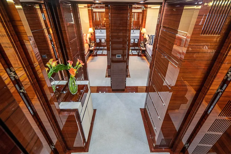 2011 Benetti 121