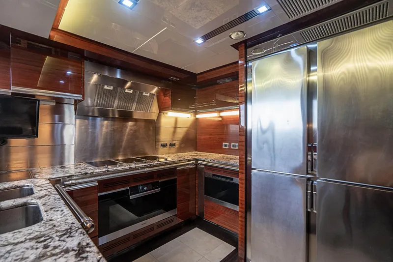 2011 Benetti 121