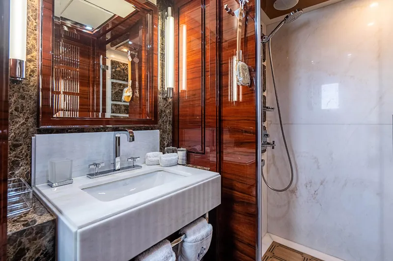 2011 Benetti 121