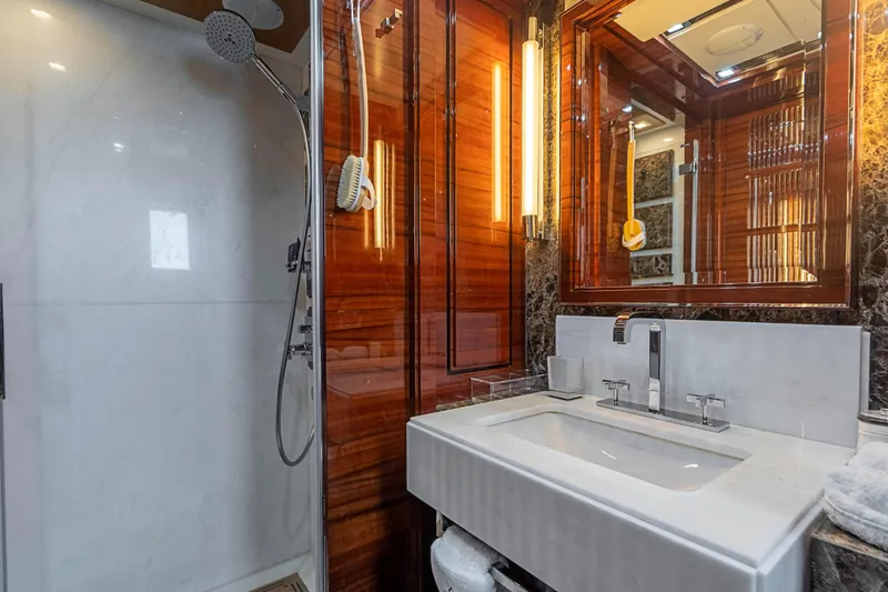2011 Benetti 121