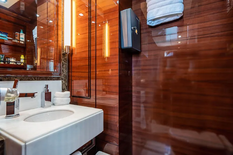 2011 Benetti 121