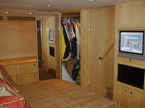 2001 Hatteras Convertible