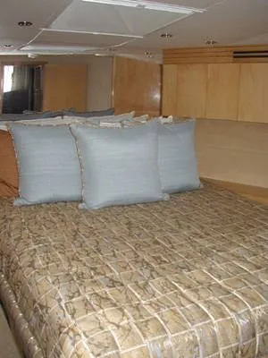 2001 Hatteras Convertible