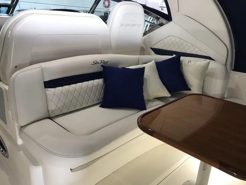 2005 Sea Ray 390 Sundancer