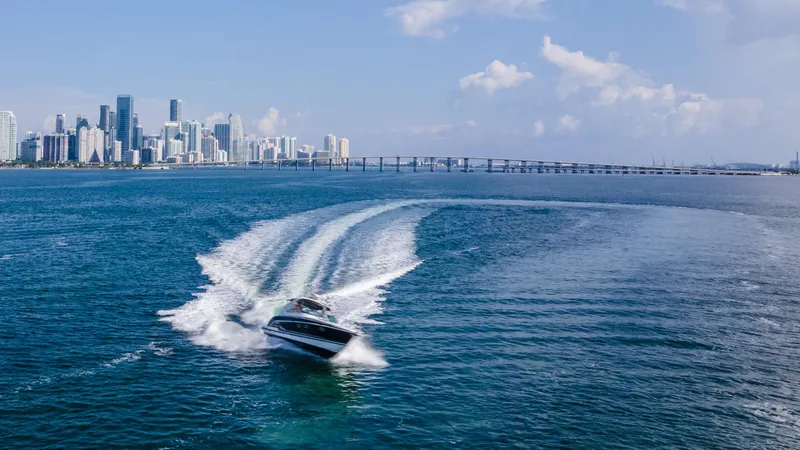 2018 Formula 31 Performance Cruiser