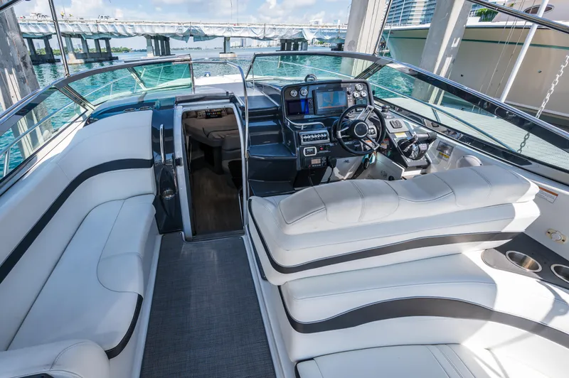2018 Formula 31 Performance Cruiser