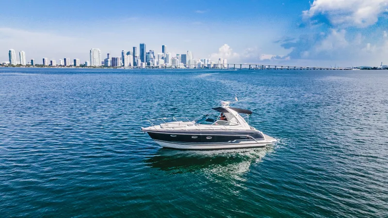 2018 Formula 31 Performance Cruiser