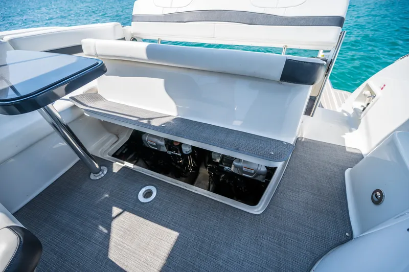 2018 Formula 31 Performance Cruiser