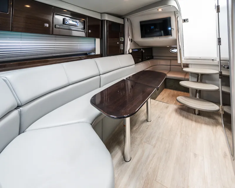 2018 Formula 31 Performance Cruiser