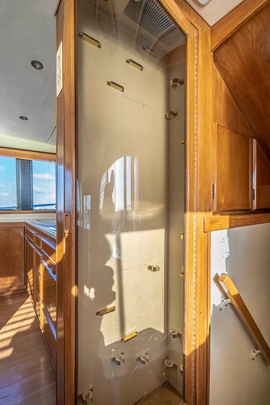 1989 Bertram Sport Fisherman