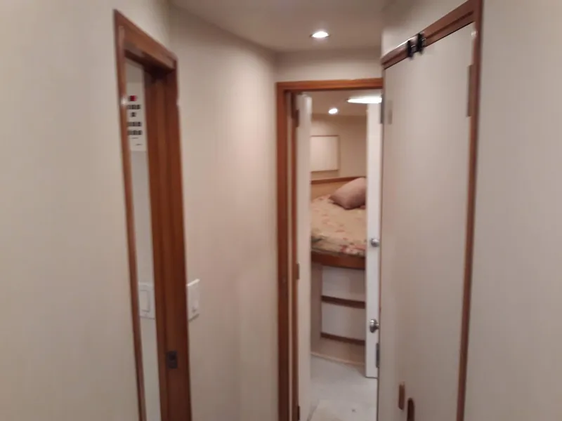 1989 Bertram Sport Fisherman