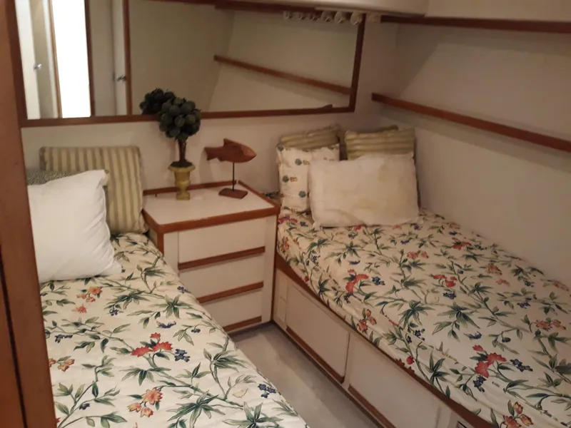 1989 Bertram Sport Fisherman