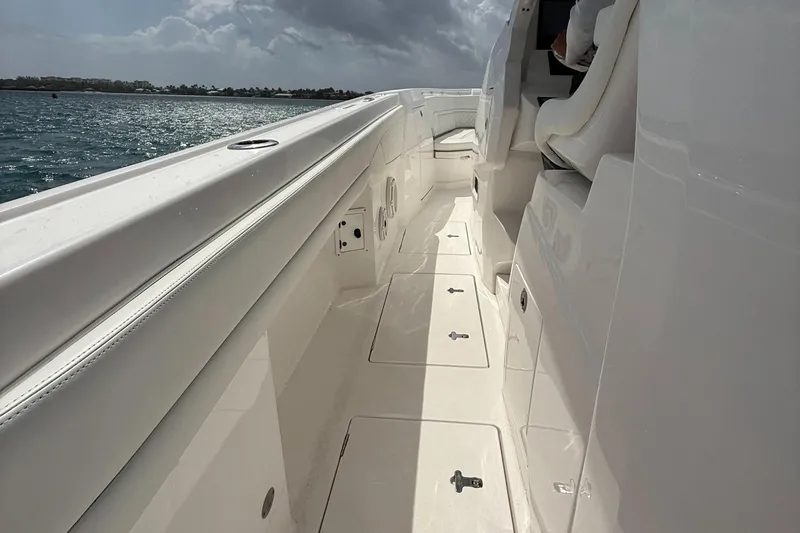 2020 Intrepid 345 Nomad SE