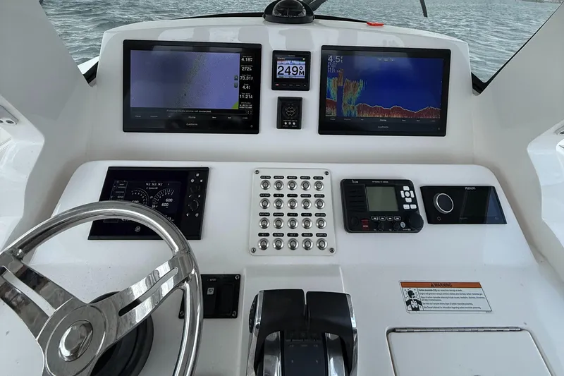 2020 Intrepid 345 Nomad SE