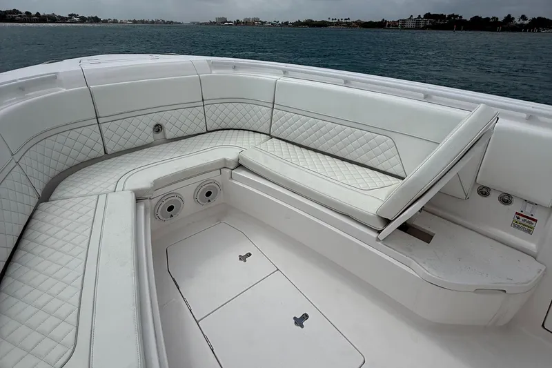 2020 Intrepid 345 Nomad SE