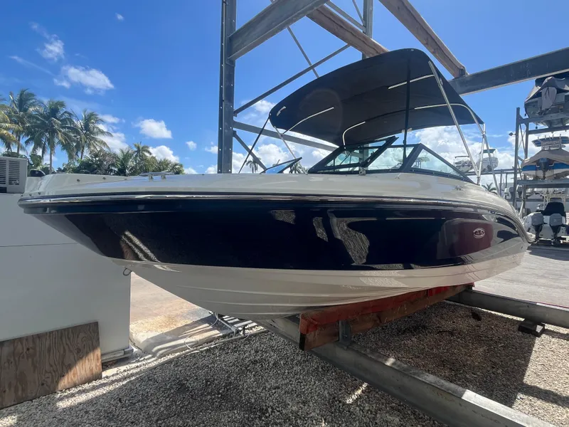 2023 Sea Ray SPX 210 Outboard