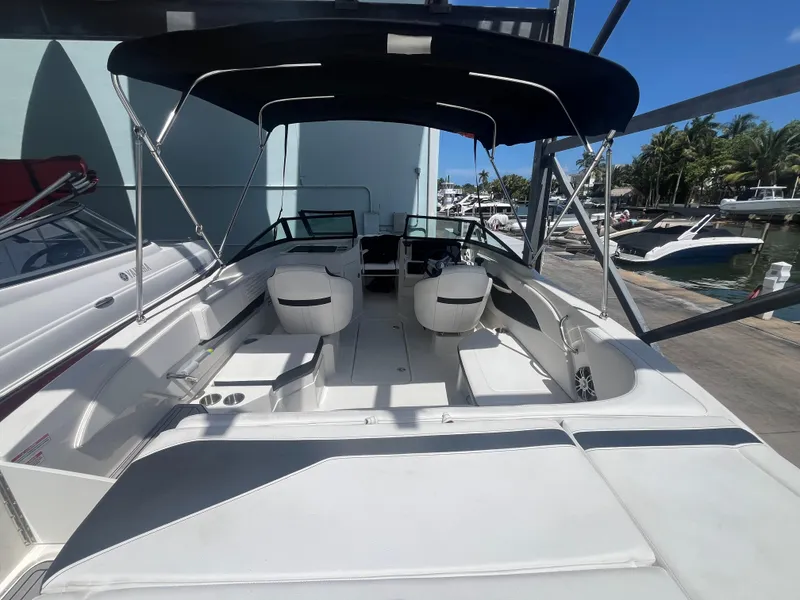 2023 Sea Ray SPX 210 Outboard