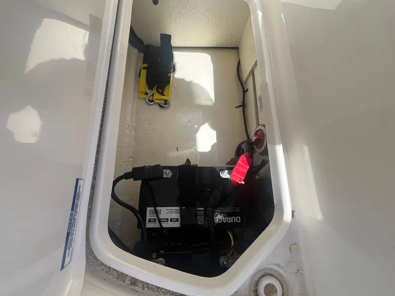 2023 Sea Ray SPX 210 Outboard