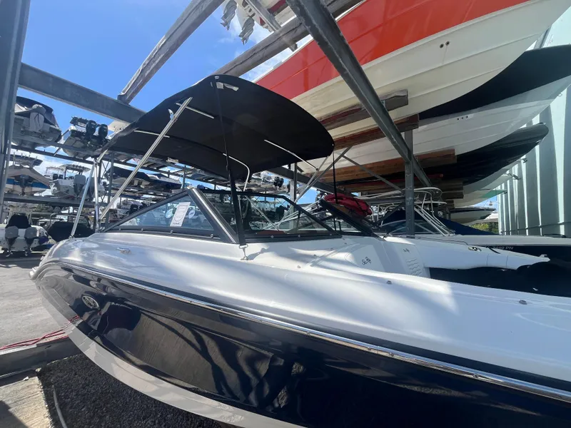 2023 Sea Ray SPX 210 Outboard