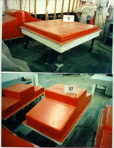 1993 Bertram Molds