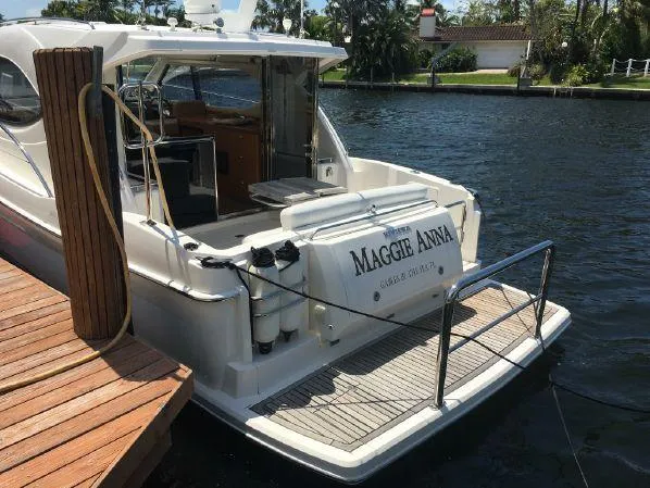 2007 Riviera Sport Yacht