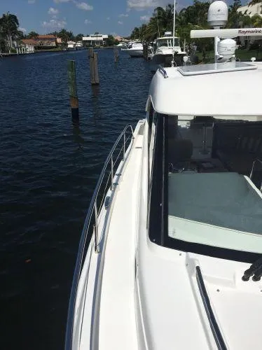 2007 Riviera Sport Yacht