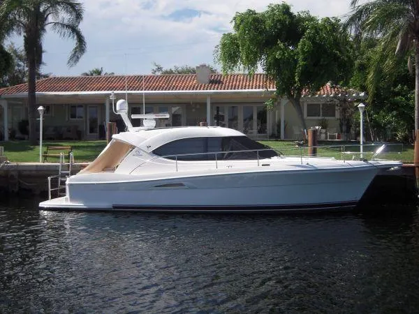 2007 Riviera Sport Yacht